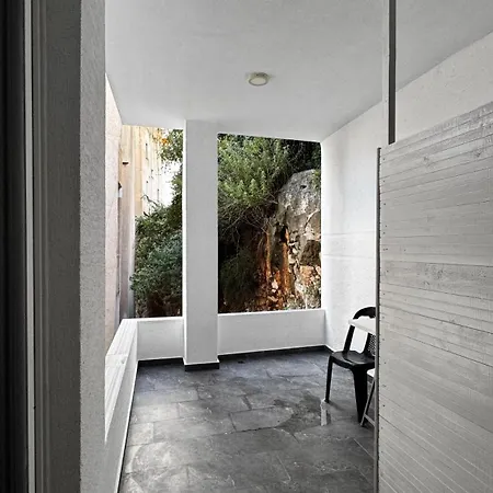 Gjoka & Apartments, In Front Of Bougainville Bay