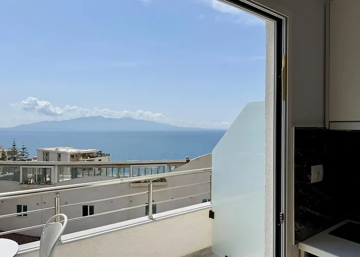 Gjoka & Apartments, In Front Of Bougainville Bay Apartament