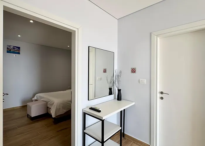 Gjoka & Apartments, In Front Of Bougainville Bay