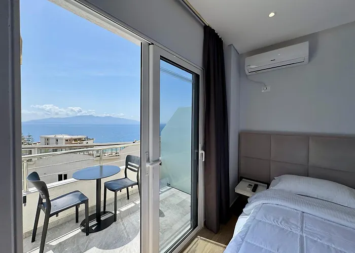 Gjoka & Apartments, In Front Of Bougainville Bay Apartamento *